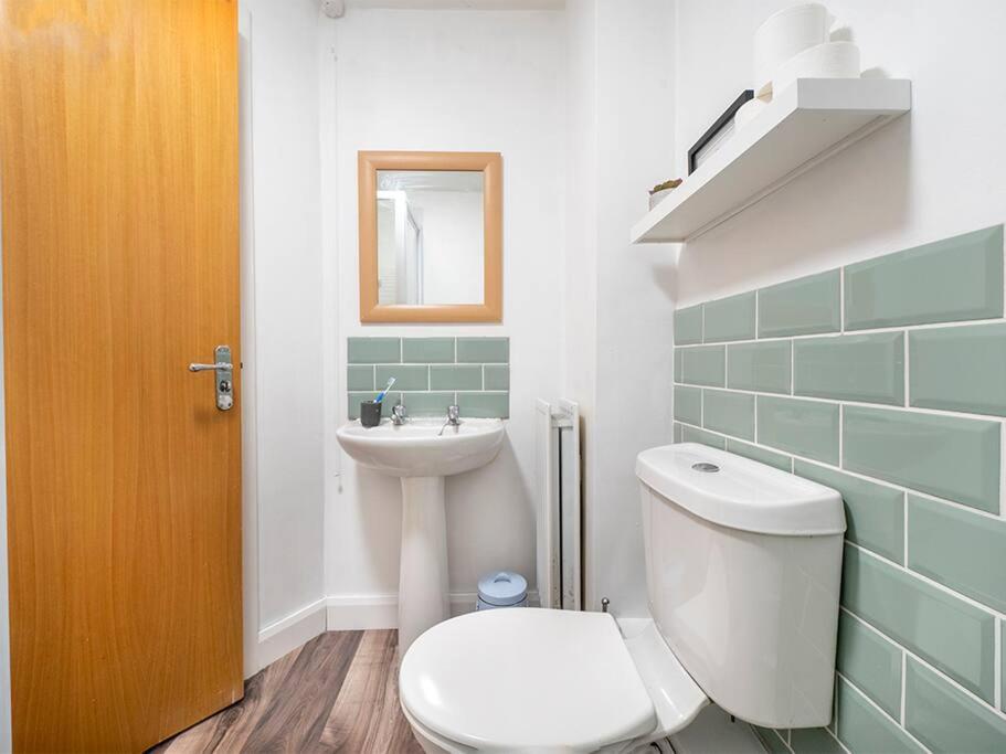 Lovely 2 Bedroom Apt At Ormeau Park W/ Free Parking 贝尔法斯特 外观 照片